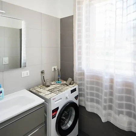 Lux Centro Ac Parking * אוויאנו